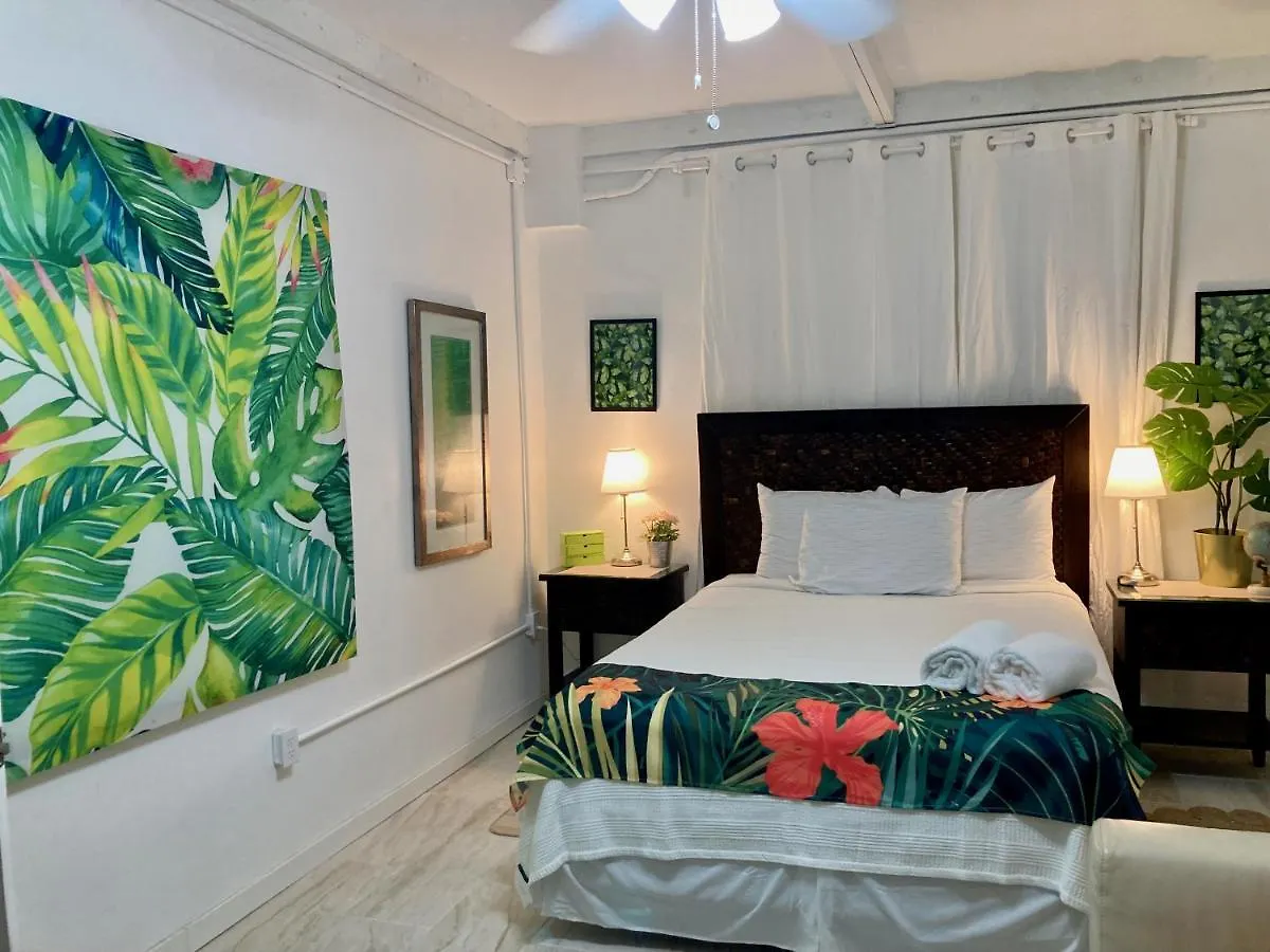 Tropical Apartments In Miramar San Juan 0*,